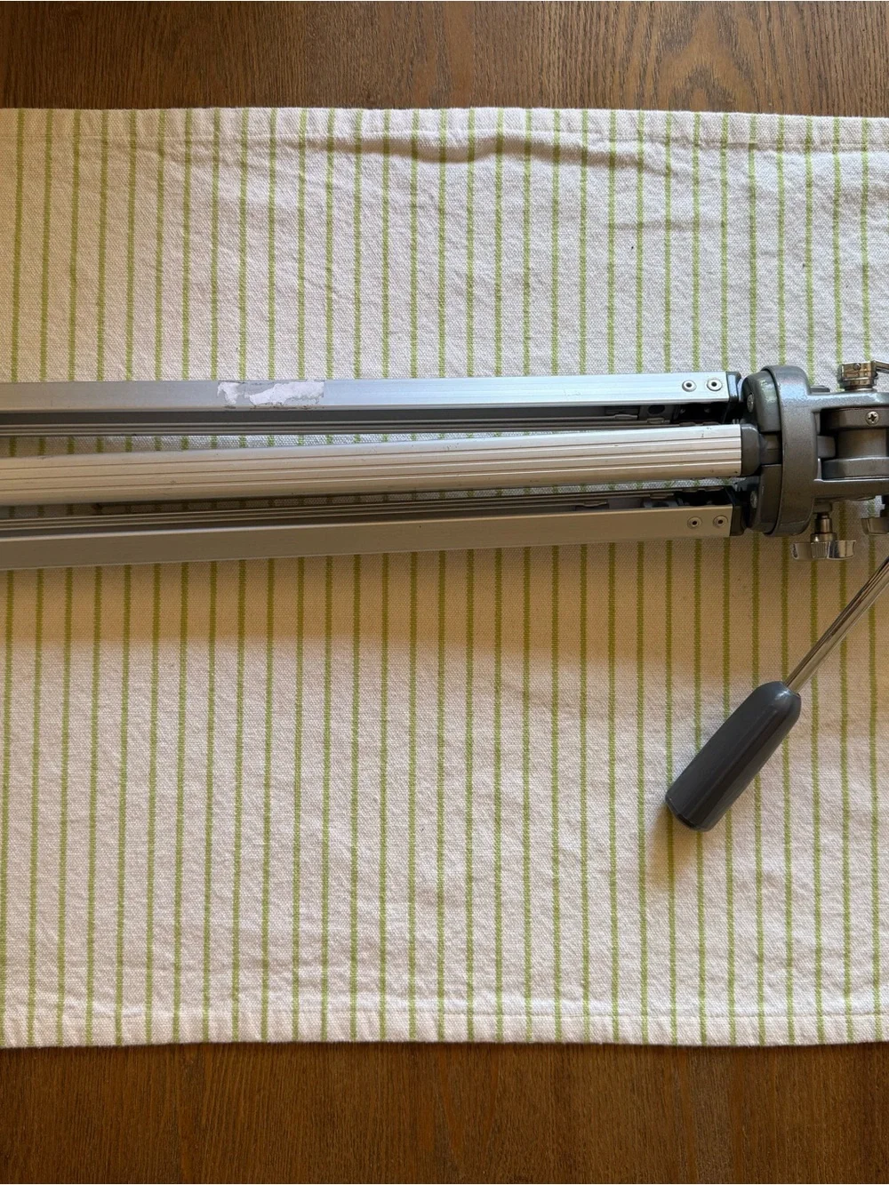 VINTAGE MANON 600 PROFESSIONAL CAMERA TRIPOD – MADE IN JAPAN